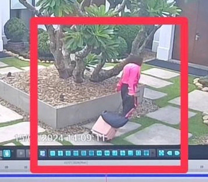 Security surveillance camera footage of Grand Hyatt Erawan hotel in Thailand’s Bangkok shows one of the six Vietnamese dragging luggage toward a room of the hotel before they were found dead on July 16, 2024. Photo: Bangkok Post