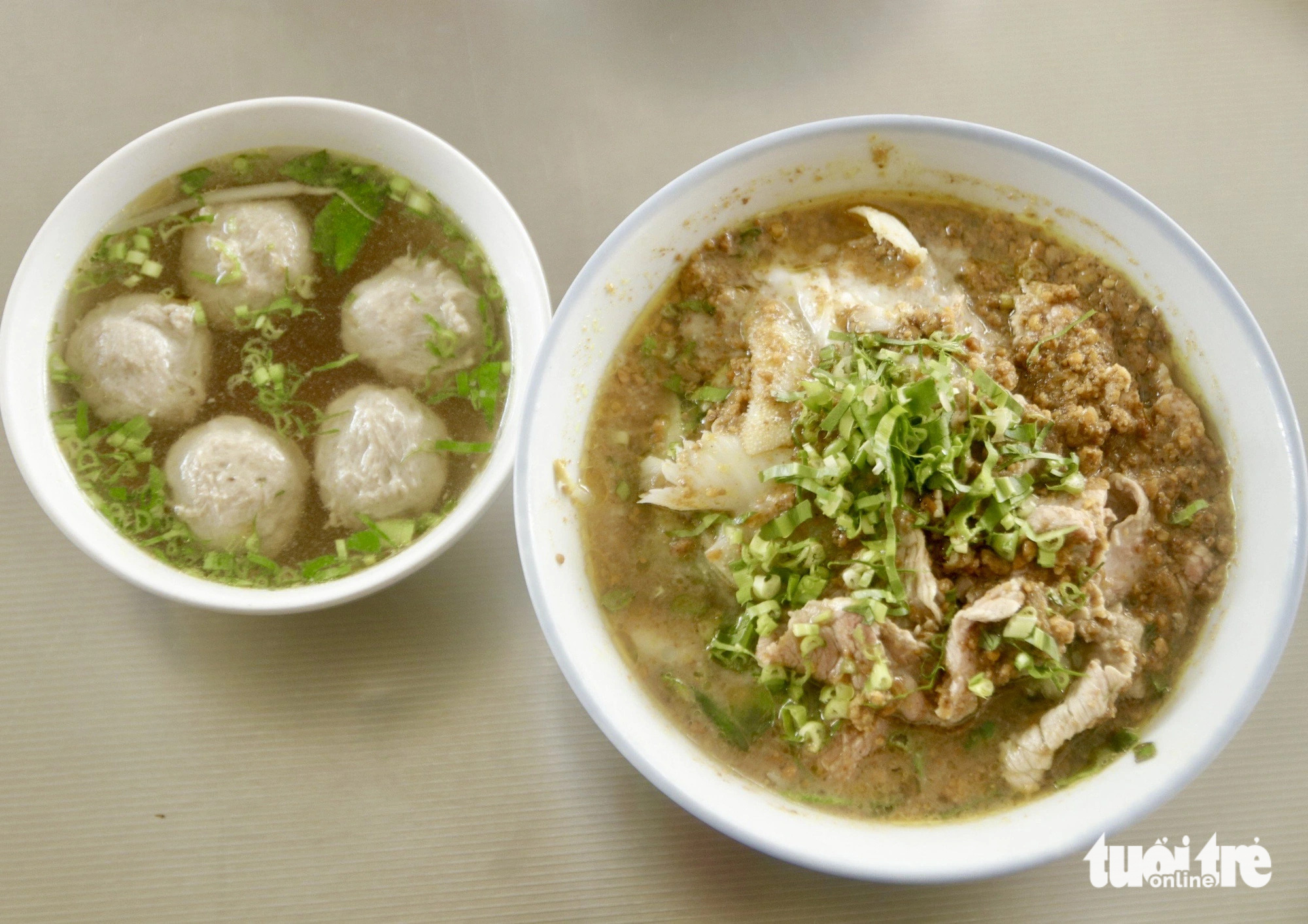 A bowl of ‘hủ tiếu sa tế’ (satay rice noodle soup) served at Tô Ký restaurant in District 6, Ho Chi Minh City. Photo: Thuy Linh / Tuoi Tre