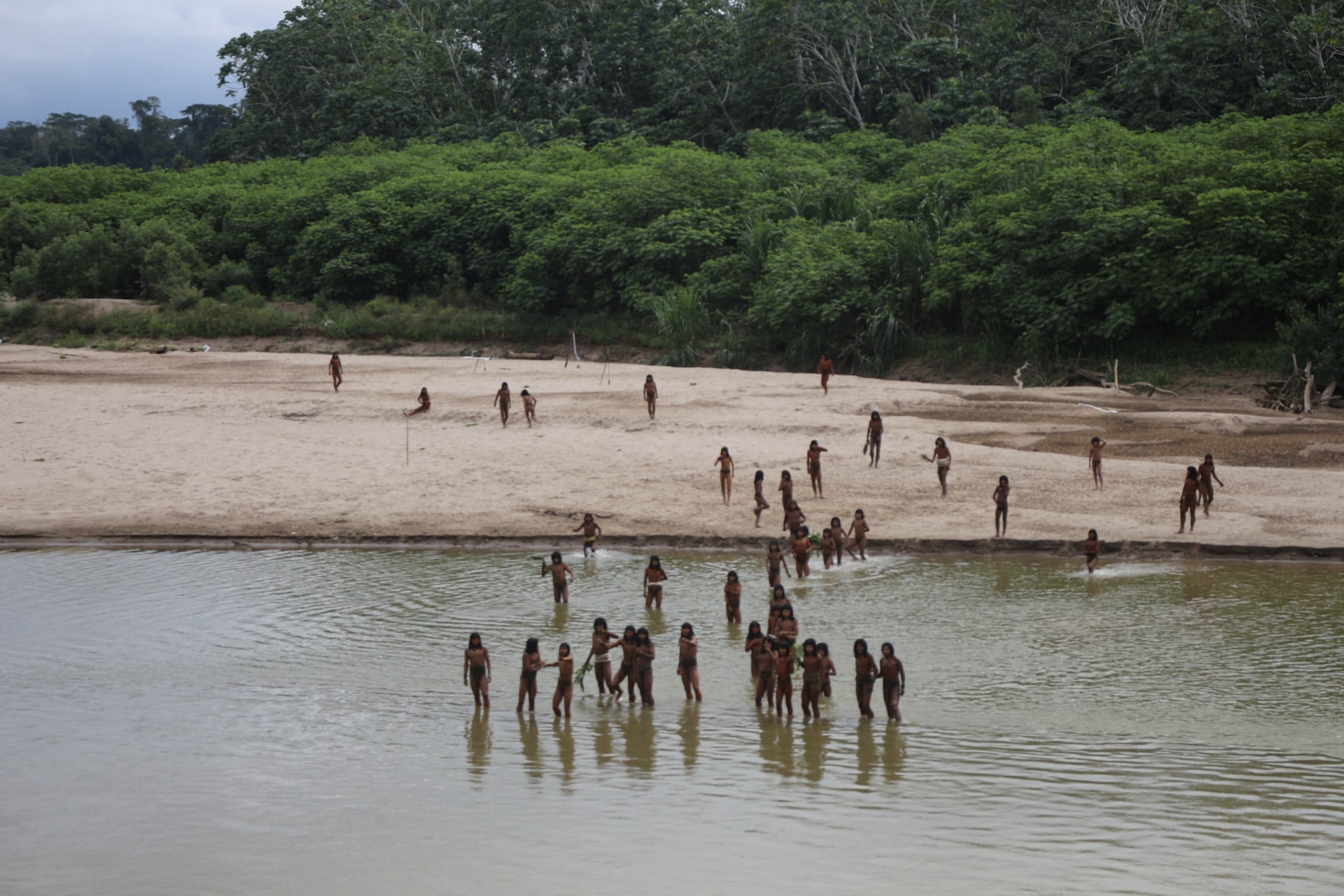 Rare photos of uncontacted Amazon tribes