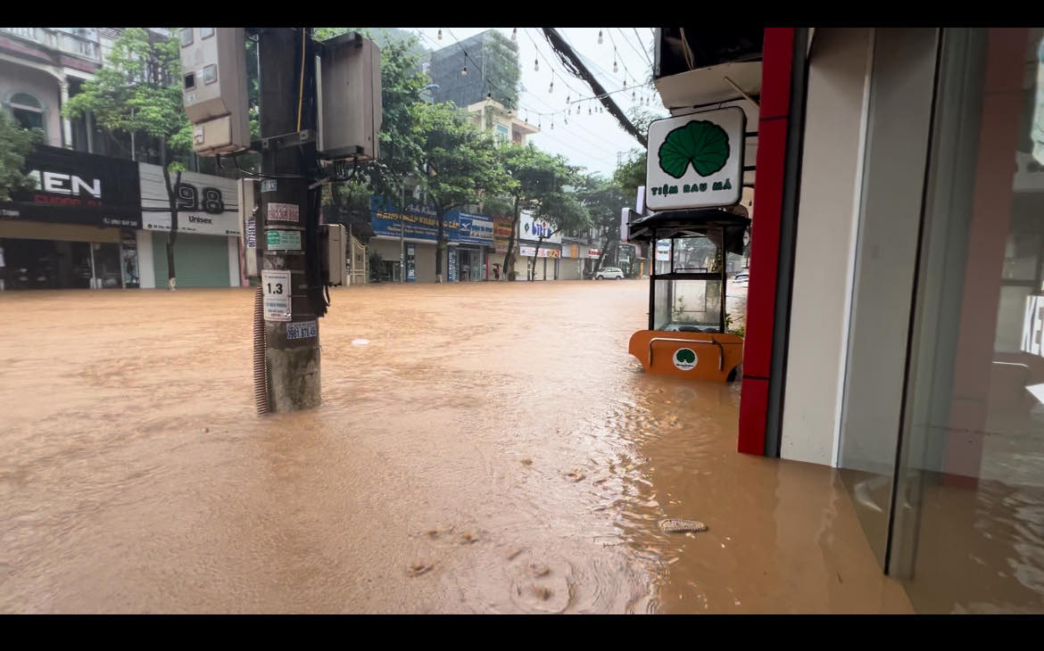 Another inundated road in Son La City, Son La Province, northern Vietnam, July 24, 2024. Photo: Khanh Ly