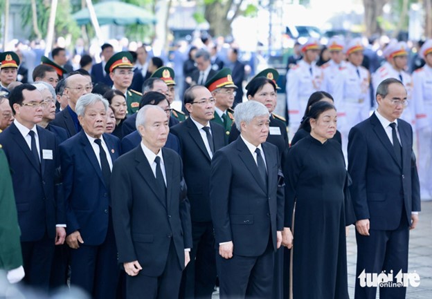 The delegation of the Central Committee of the Vietnam Fatherland Front led by chairman of the committee Do Van Chien. Photo: Nguyen Khanh / Tuoi Tre