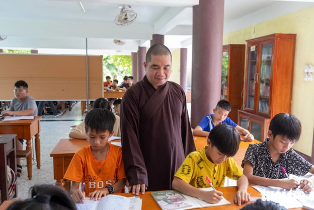 The classes have been maintained over the past 20 years. Photo: Hoang Tao / Tuoi Tre