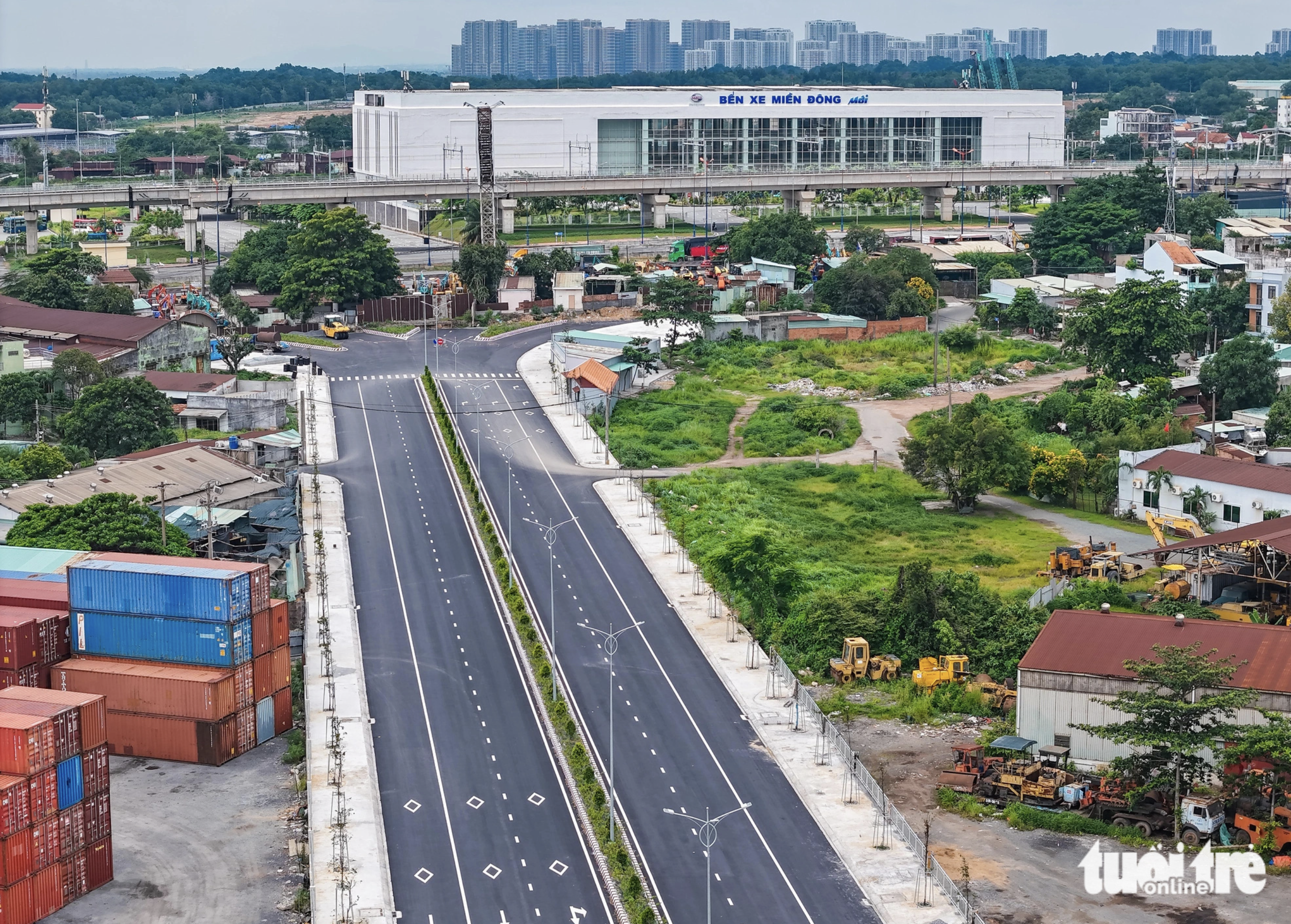 Road linking Binh Duong and Ho Chi Minh City’s eastern bus station to open to traffic this year