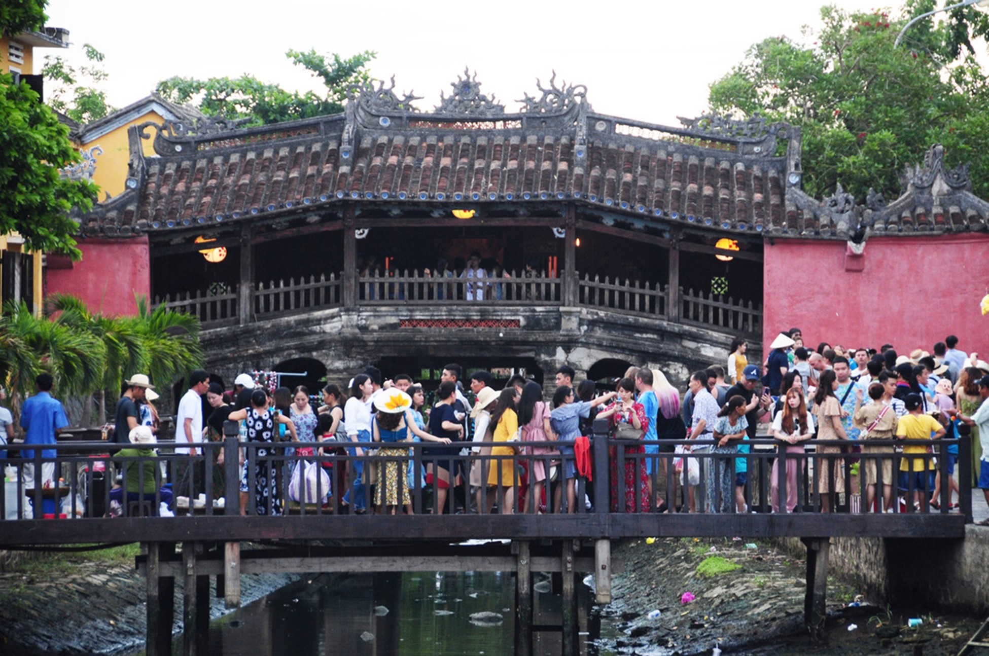 Restored Cau Pagoda in Hoi An causes mixed reactions