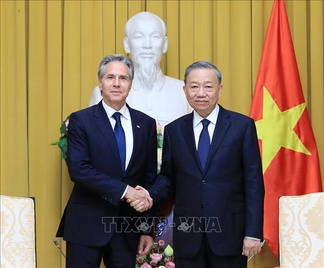 Vietnam's State President To Lam receives US Secretary of State Antony Blinken