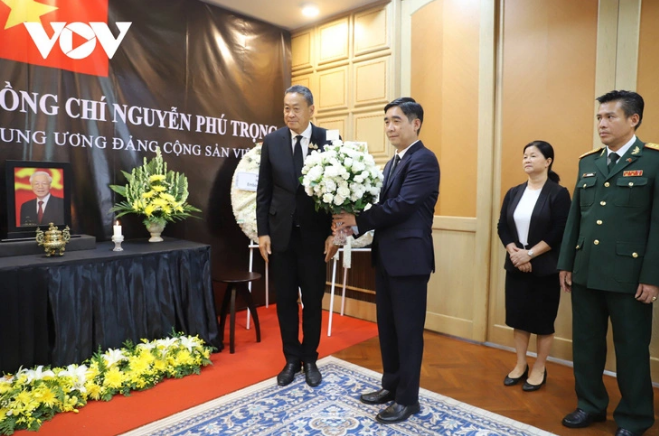 Thailand governmental agencies, state-owned enterprises fly flags at half-mast in commemoration of Vietnam’s Party chief Nguyen Phu Trong