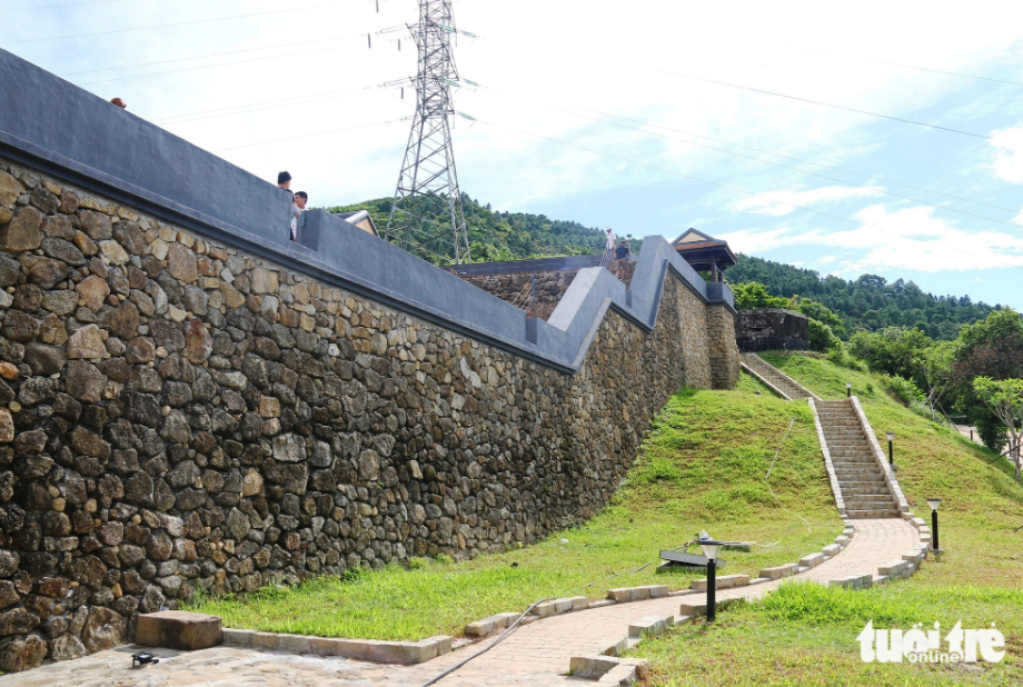 A path leading to Hai Van Gate, which reopened to tourists for free on August 1 after an over-two-year makeover. Photo: Nhat Linh / Tuoi Tre