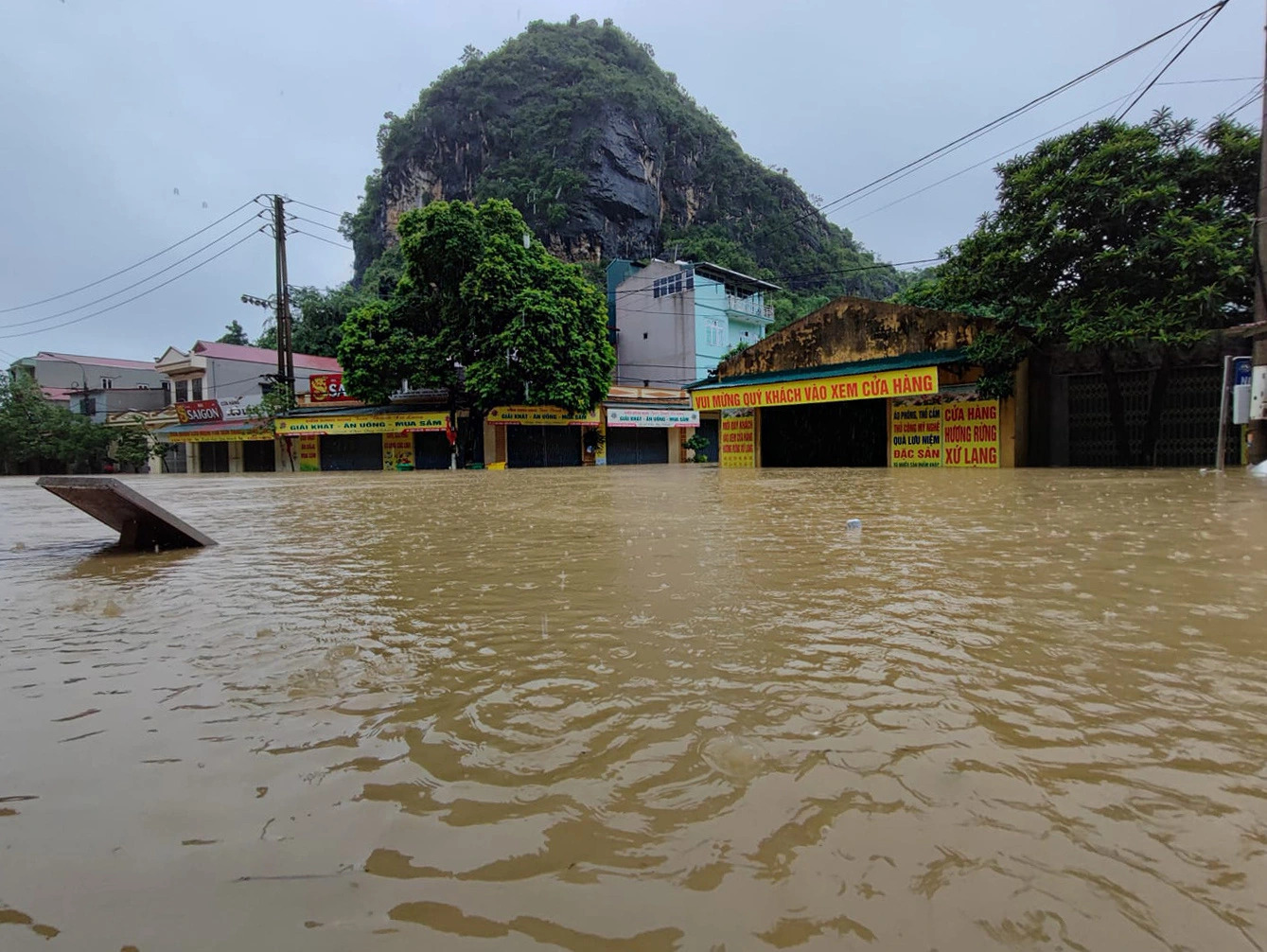 A heavily-flooded road section due to excessive rainfall in Lang Son City in the namesake province, northern Vietnam, July 30, 2024. Photo: Nguyen Minh Chuyen