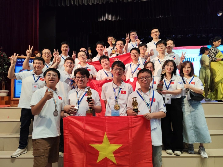 Vietnam sweeps awards at India International Math Competition