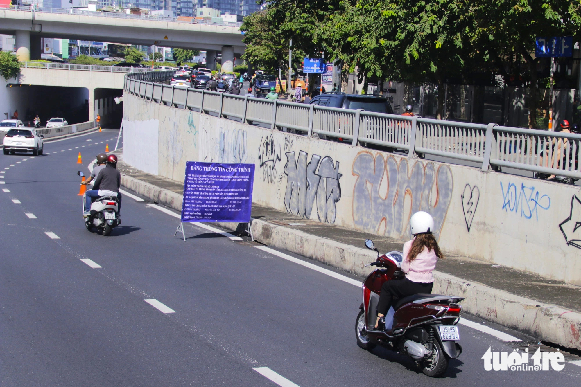 Graffiti vandalism has defaced many public structures in Ho Chi Minh City. Photo: Tien Quoc / Tuoi Tre