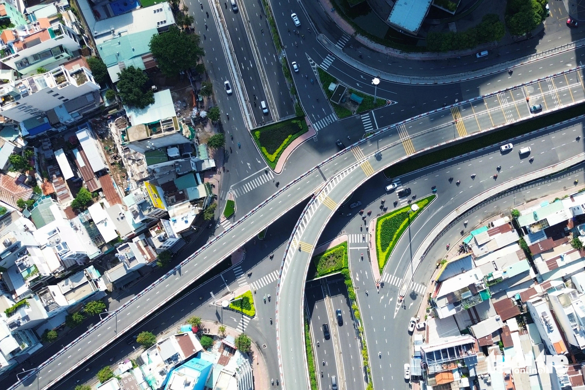 An aerial view of the Nguyen Huu Canh underpass in Binh Thanh District, Ho Chi Minh City, August 5, 2024. Photo: Tien Quoc / Tuoi Tre