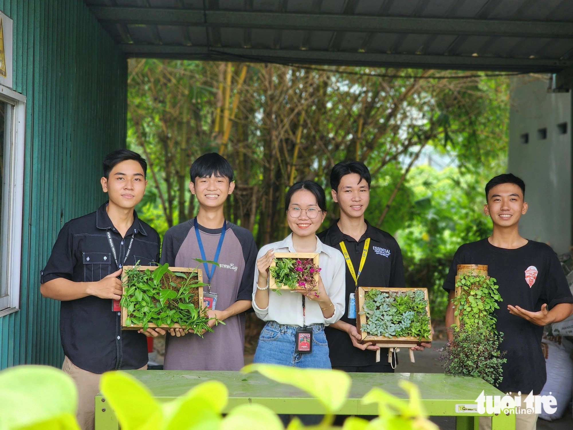 University students in Vietnam embrace green living with botanical art enterprise