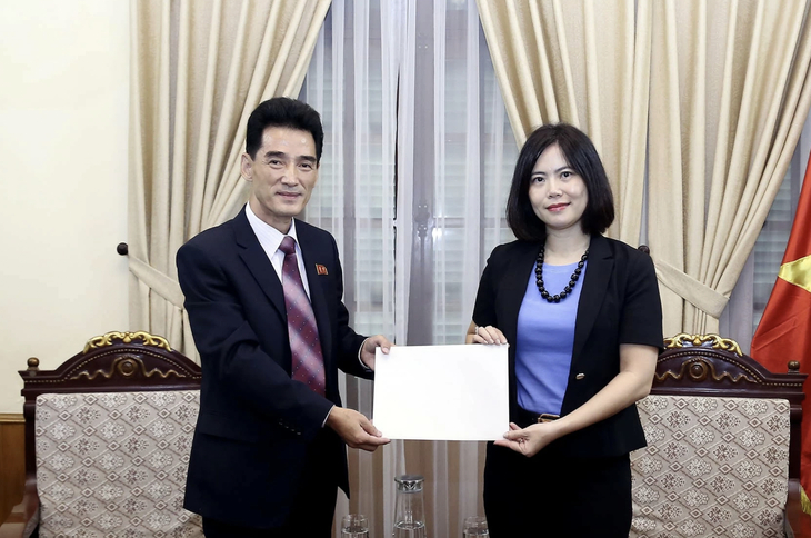 Newly-appointed N.Korean ambassador arrives in Vietnam