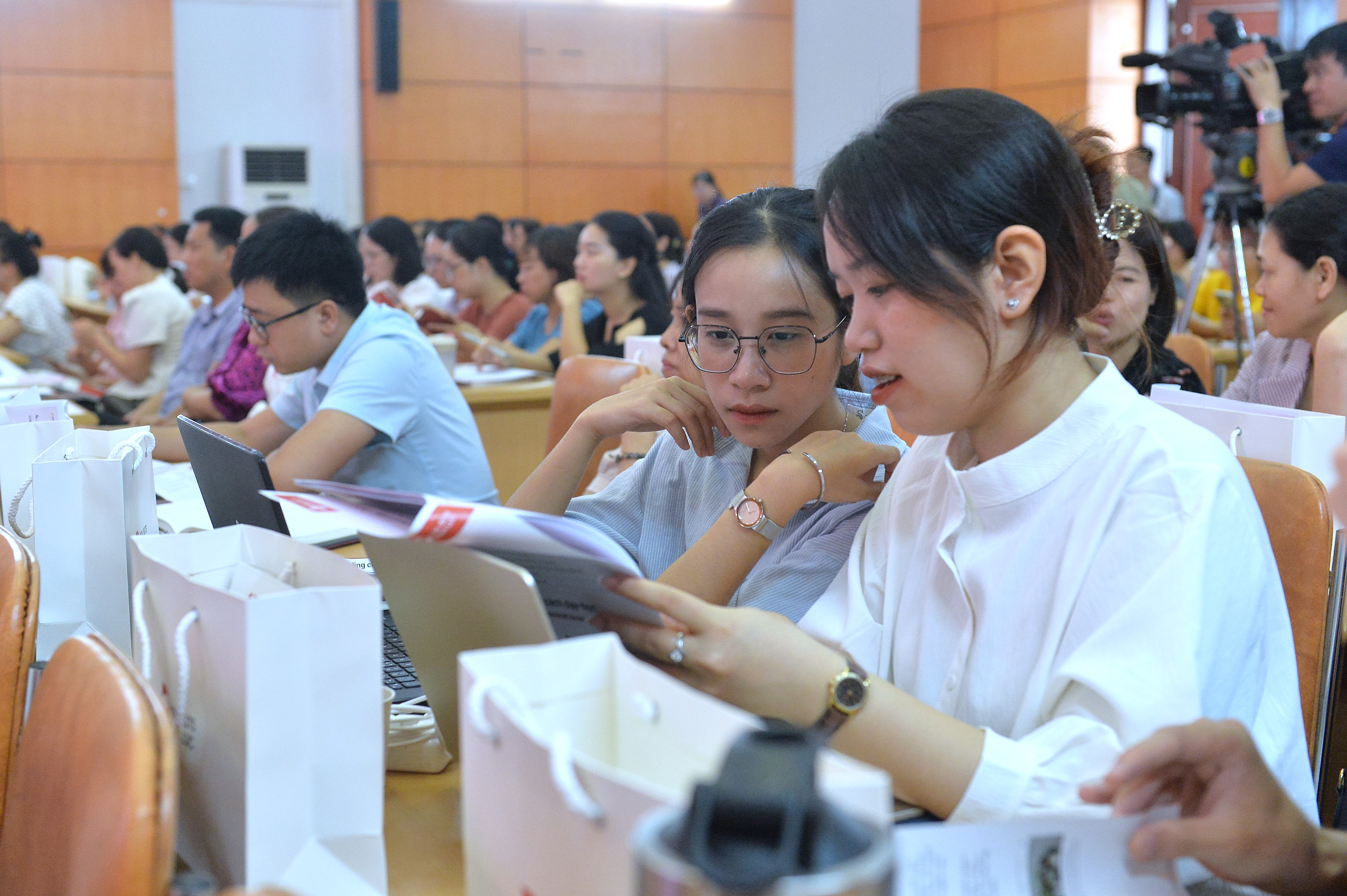 English teachers in Hanoi trained to utilize linearthinking method