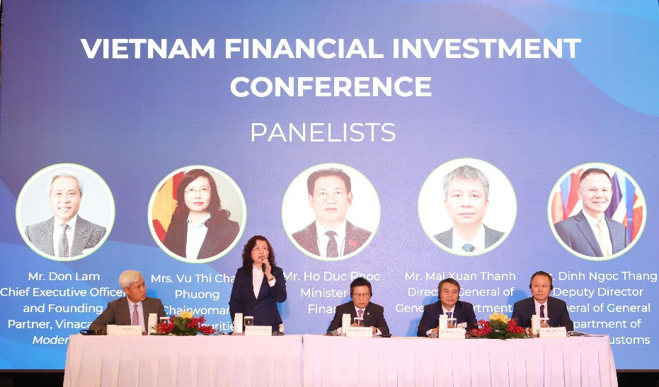 Leaders of the Finance Ministry and the State Securities Commission of Vietnam called on foreign investors to invest in the Vietnamese stock market. Photo. State Securities Commission of Vietnam.