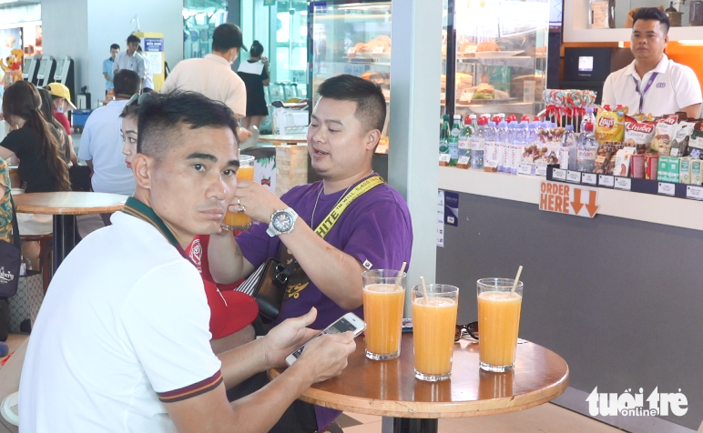 Tourists are satisfied with the use of eco-friendly products at many eateries and tourist sites on Phu Quoc Island. Photo: Chi Cong / Tuoi Tre