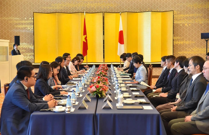 The scene of the 12th meeting of the Vietnam-Japan Cooperation Committee co-chaired by Vietnamese Minister of Foreign Affairs Bui Thanh Son (L) and his Japanese counterpart Kamikawa Yoko in Tokyo, Japan on August 8, 2024. Photo: Vietnam’s Minister of Foreign Affairs