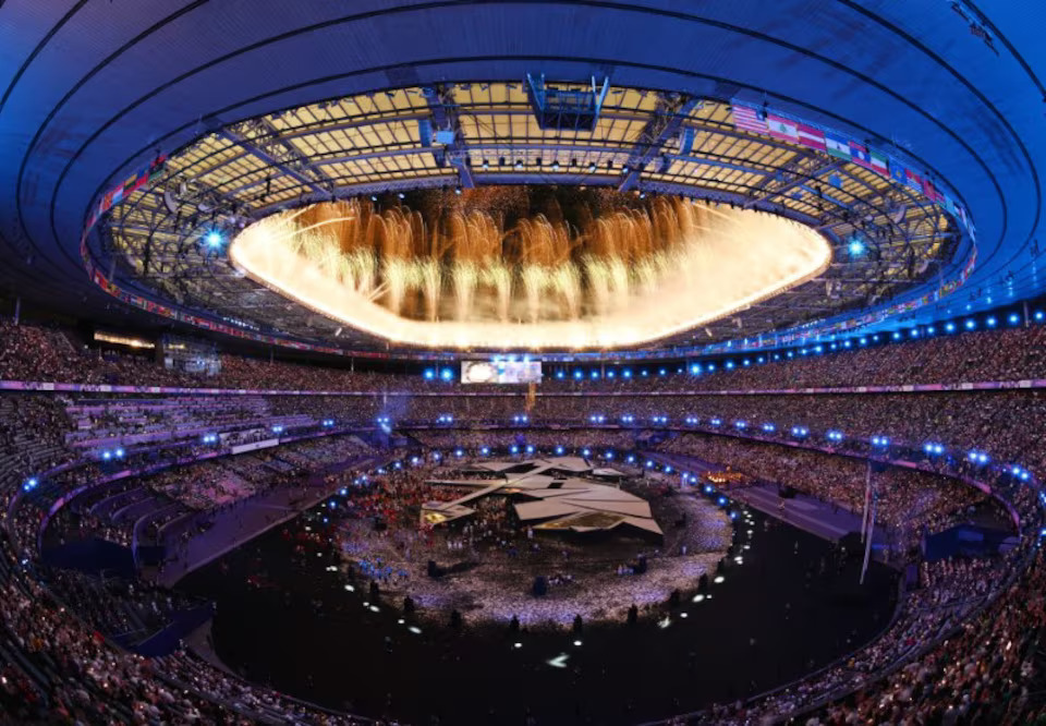 [6/12]Paris 2024 Olympics - Ceremonies - Paris 2024 Closing Ceremony - Stade de France, Saint-Denis, France - August 11, 2024. A general view as singer Yseult performs performs during the closing ceremony. Photo: Reuters