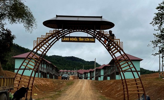 The entrance to the new village built by Son Hai Group. Photo: Le Van Chau / Tuoi Tre