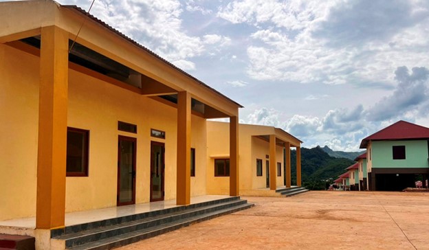 Son Hai Group built an elementary school and a kindergarten near the 56 houses. Photo: Le Van Chau / Tuoi Tre