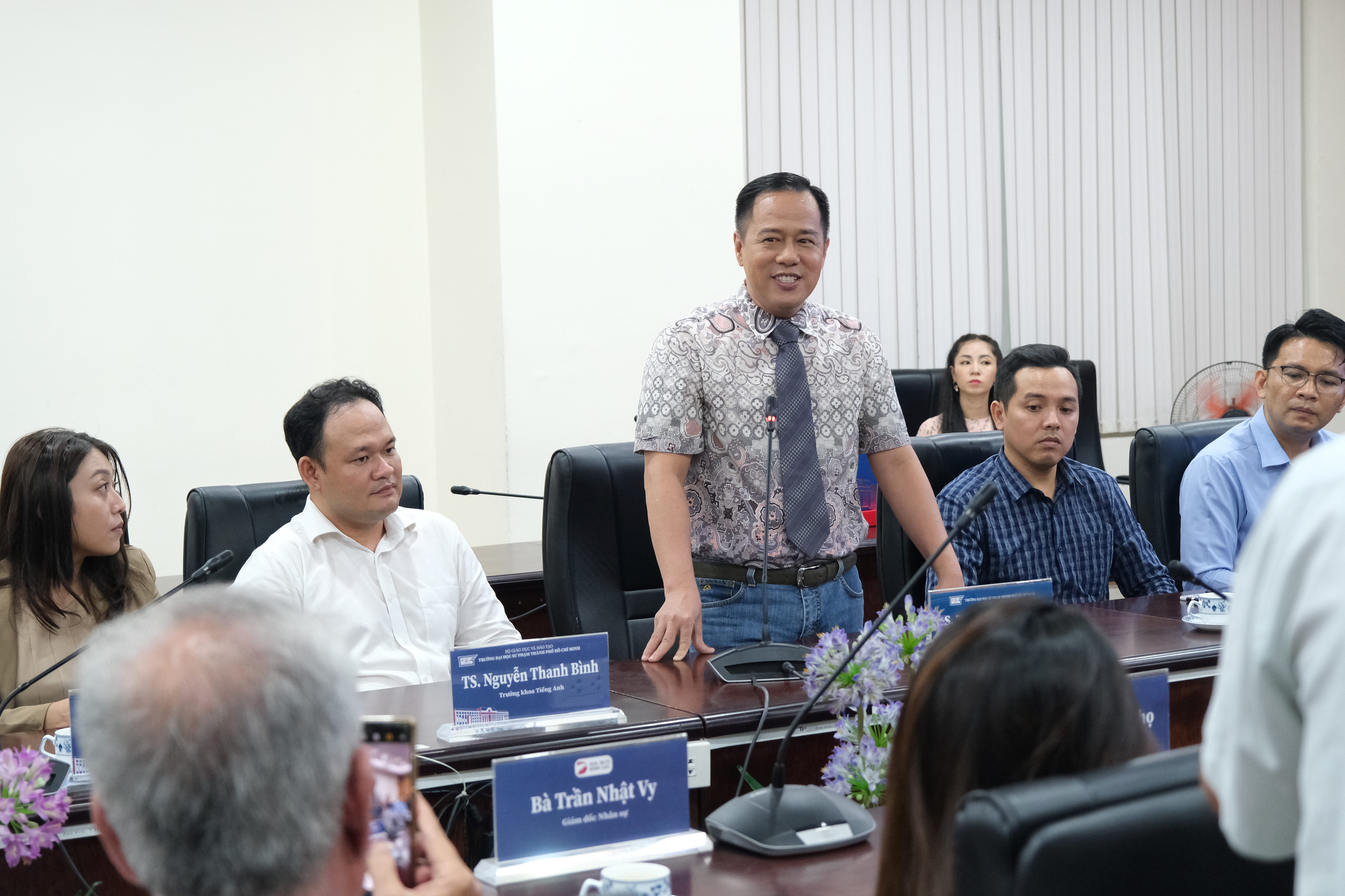 Prof. Dr. Huynh Van Son, president of the Ho Chi Minh City University of Education, speaks at a ceremony to sign an MoU with DOL English at the university's campus, August 17, 2024.