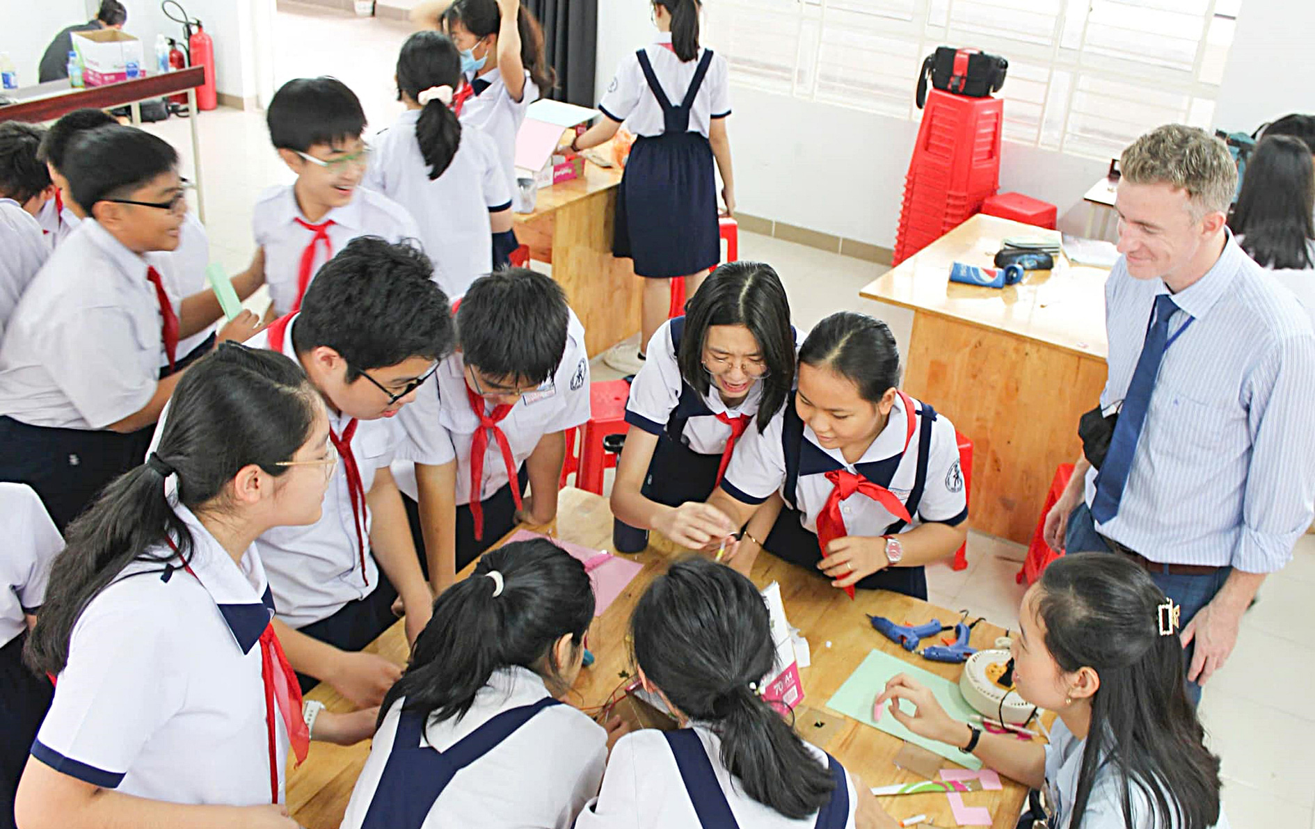 Ho Chi Minh City to make English a 2nd language in public high schools