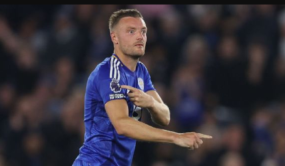 Jamie Vardy taunts Tottenham fans after being subbed off