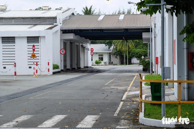 Another gate to the Mercedes-Benz Vietnam factory in Go Vap District, Ho Chi Minh City. Photo: Phuong Nhi / Tuoi Tre