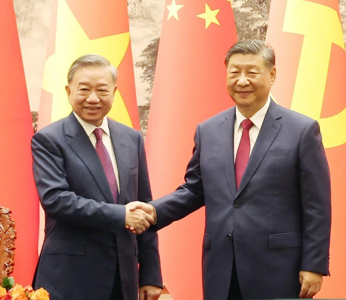 China views Vietnam as top priority in neighborhood diplomacy: Xi Jinping