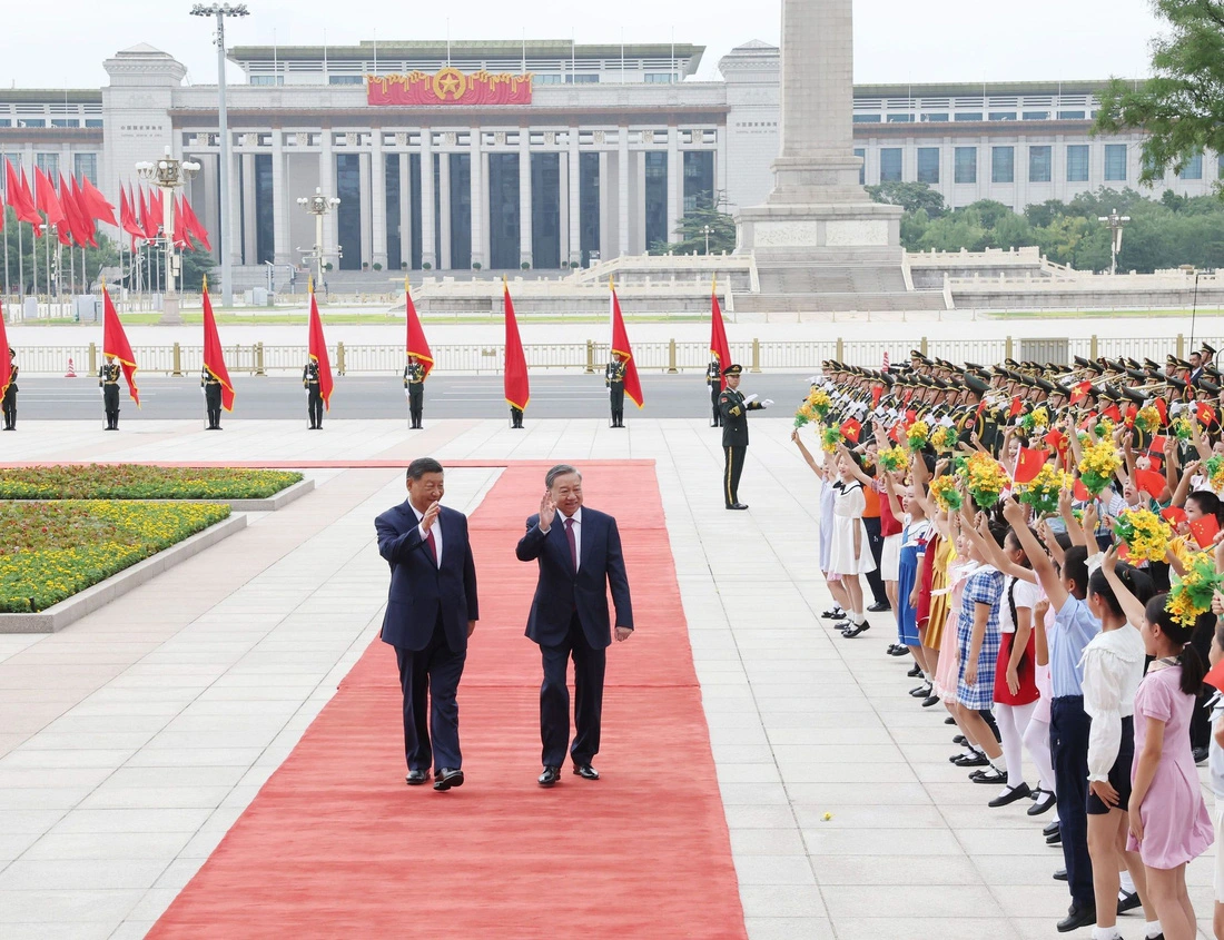 Vietnam, China issue joint statement on promoting comprehensive strategic partnership, community with shared future