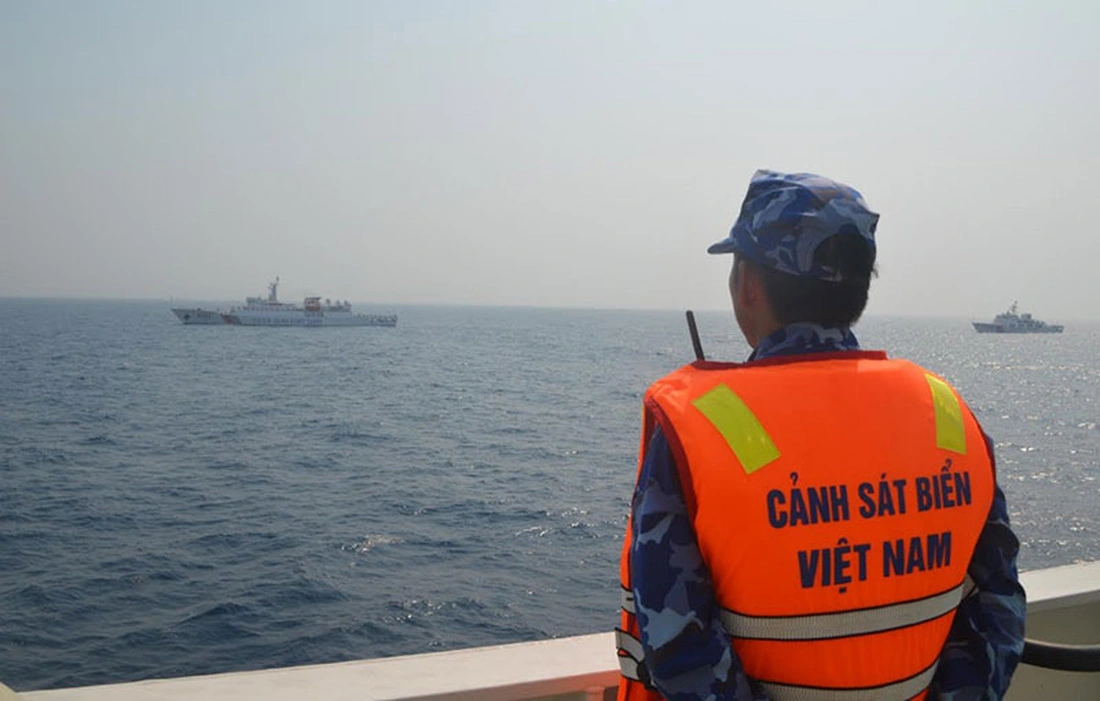 A Vietnamese coast guard officer is seen in a joint patrol between the Vietnam Coast Guard and its Chinese counterpart in late April 2024. Photo: Quan Doi Nhan Dan (People’s Army) newspaper