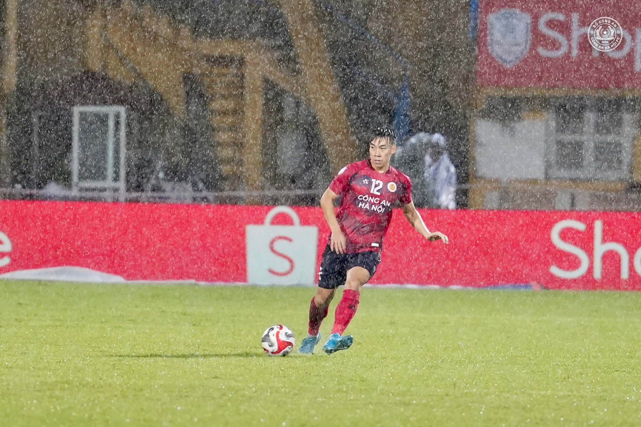 Hanoi Police FC's Hoang Van Toan during their opening game in Group B at the 2024-25 ASEAN Club Championship at Hang Day Stadium in Hanoi, August 22, 2024. Photo: Hanoi Police FC