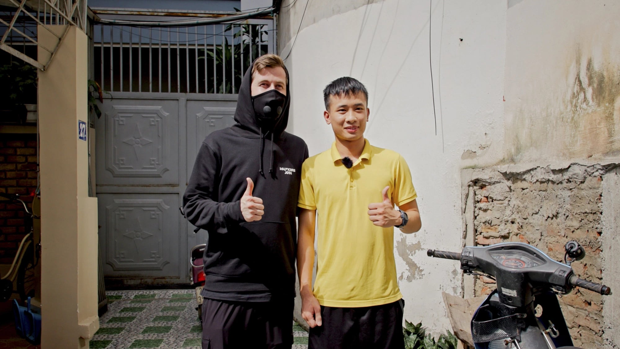 Alan Walker flies to Vietnam, gifts bike to Hanoi man after ‘Rogue Walker’ theft