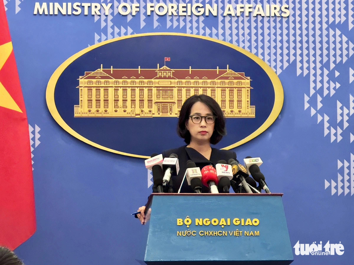 Vietnamese Ministry of Foreign Affairs spokesperson Pham Thu Hang is seen at a press meeting in Hanoi on August 22, 2024. Photo: Duy Linh / Tuoi Tre