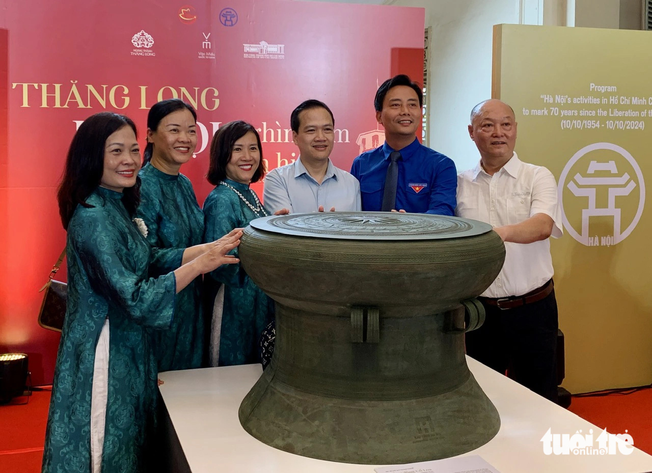 One of the national treasures is on display at the Ho Chi Minh City Museum, located on Ly Tu Trong Street in District 1, as part of the ‘Hanoi Days in Ho Chi Minh City’ festival, August 23, 2024. Photo: Hoai Phuong / Tuoi Tre