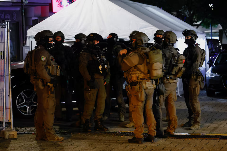 [6/7]Special police forces work following an incident in which several individuals were killed on Friday night when a man randomly stabbed passers-by with a knife at a city festival, in Solingen, Germany, August 24, 2024. Photo: Reuters