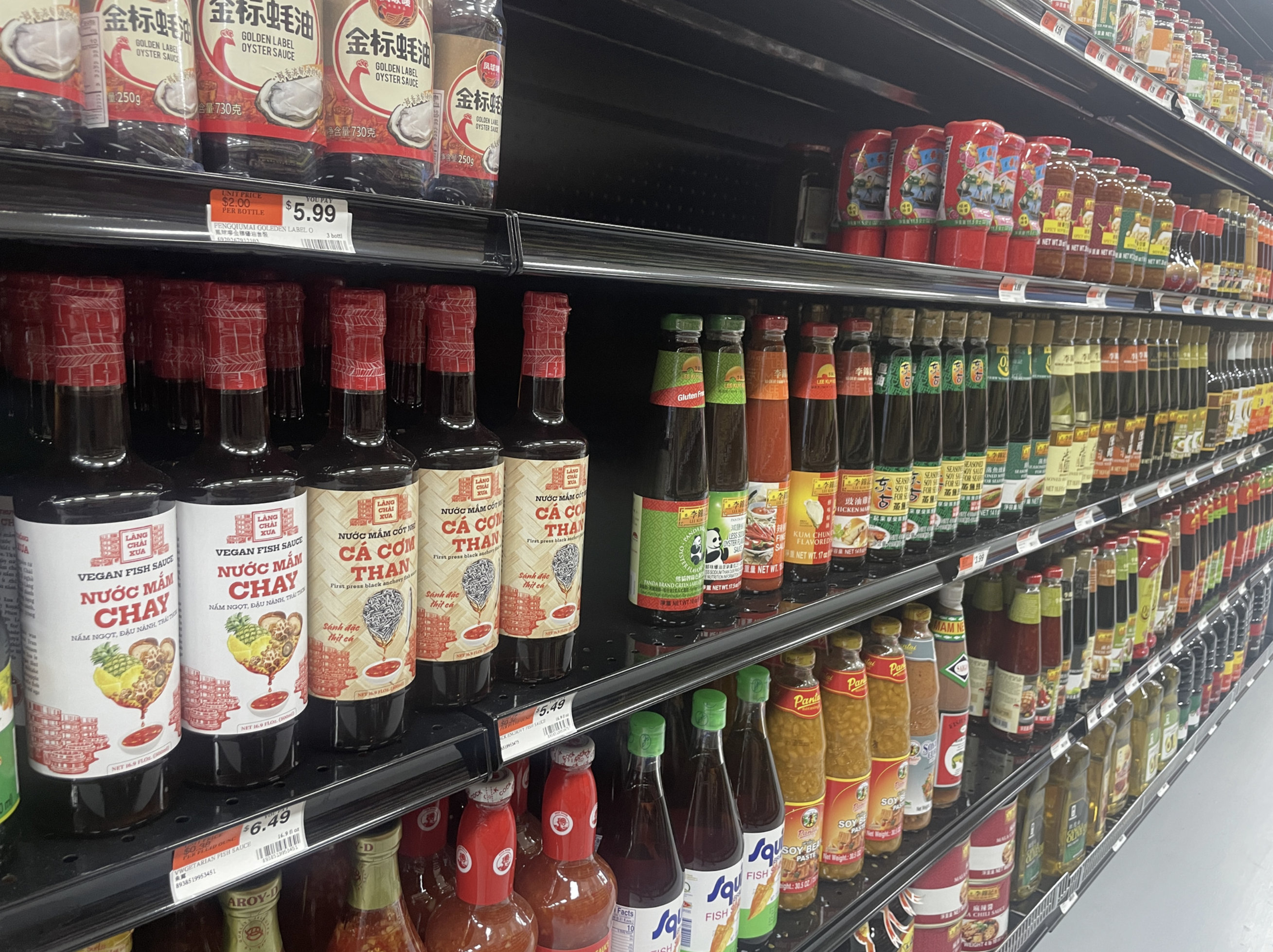 Lang Chai Xua-branded fish sauce products on shelves at a supermarket in the US. Photo: A. Ngoc / Tuoi Tre