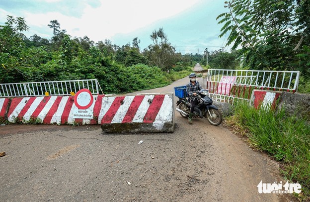 $32mn unused road in Vietnam's Lam Dong now a wasteland