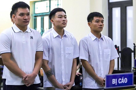 5 footballers, including former Vietnam Golden Ball winner, jailed over drug use