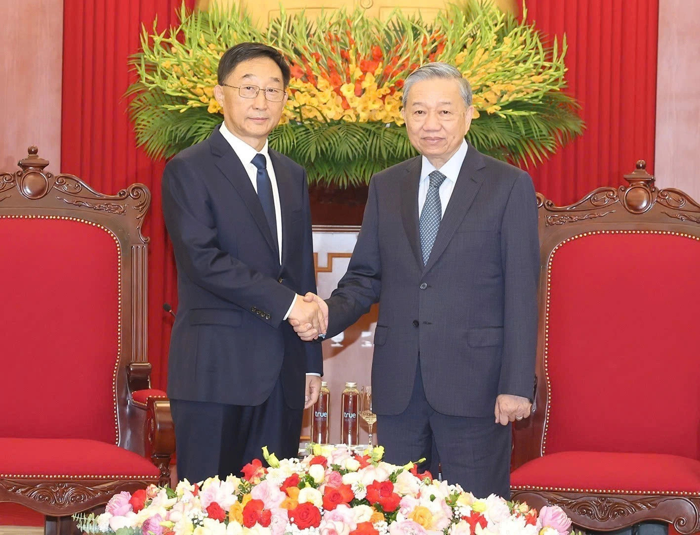 China’s Guangxi seeks to strengthen cooperation with Vietnamese locales