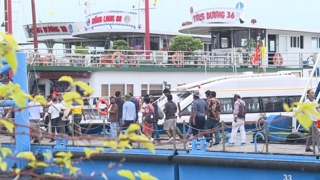 The delegation of Indian tourists visited Ha Long Bay on August 29, 2024 and left for Hanoi the same day. Photo: Thanh Thao / Tuoi Tre