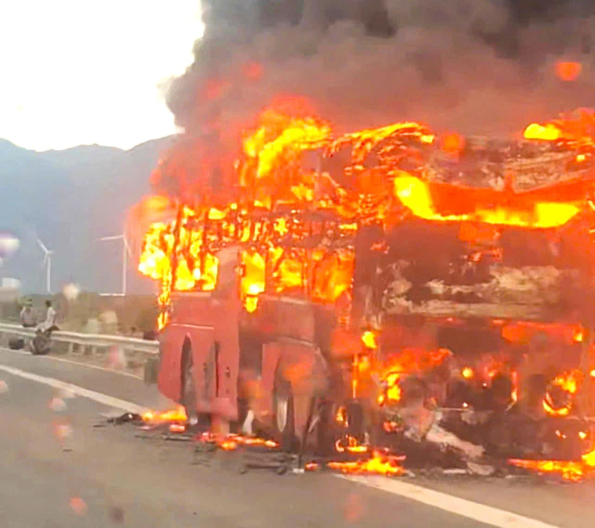 Sleeper bus catches fire on expressway in south-central Vietnam