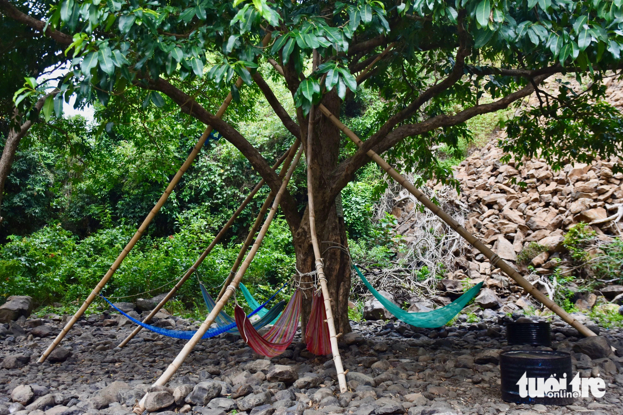 Hammocks for relaxation are installed at Vuc Hom Waterfall in Vinh Xuan Village, An Linh Commune, Tuy An District of Phu Yen Province, south-central Vietnam. Photo: Minh Chien / Tuoi Tre