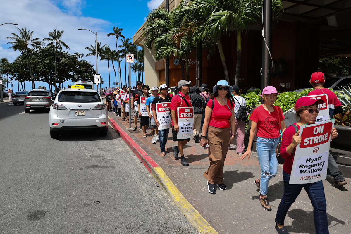 10,000 US hotel workers strike as contract talks break down