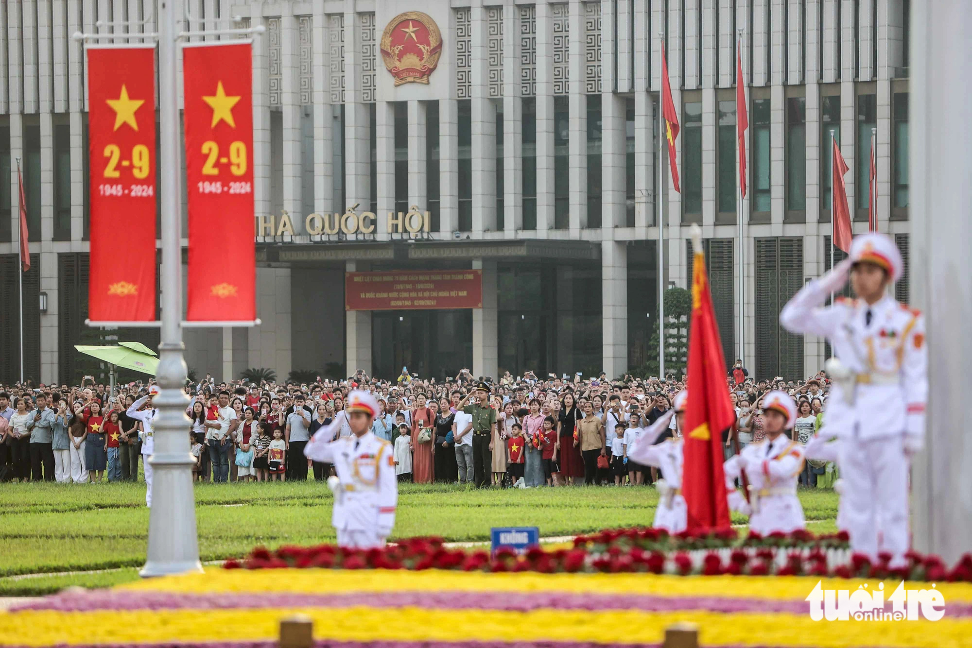 A crowd of people attend a flag-raising ceremony in celebration of Vietnam’s 79th National Day at Ba Dinh Square in Hanoi, September 2, 2024. Photo: Nguyen Khanh / Tuoi Tre