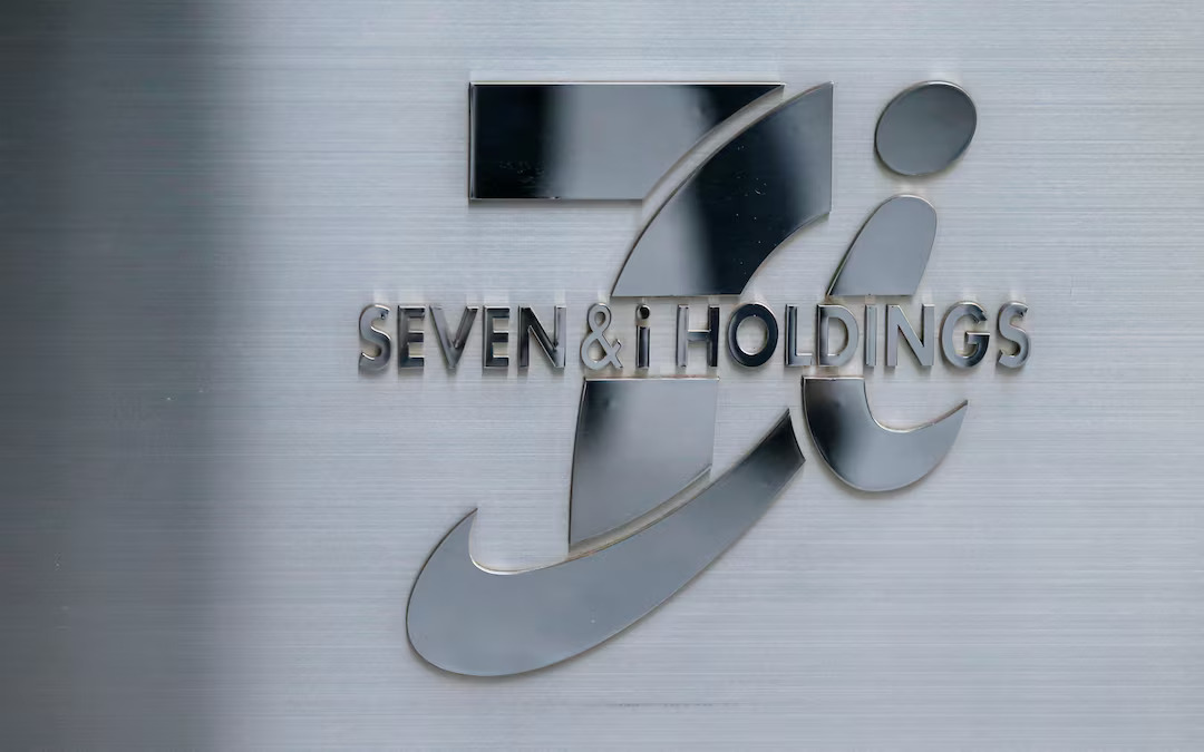 The logo of Seven & I Holdings is seen at its headquarters in Tokyo, Japan December 6, 2017.  Photo: Reuters