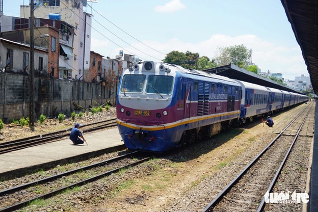 Ho Chi Minh City mulls connecting more public transport services to rail station