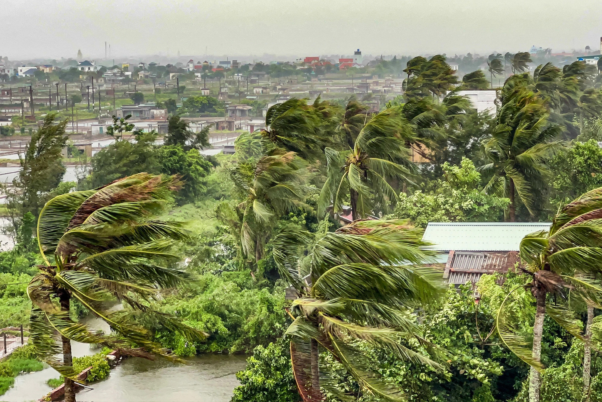 Typhoon Yagi approaches Vietnam’s Quang Ninh-Hai Phong coastline