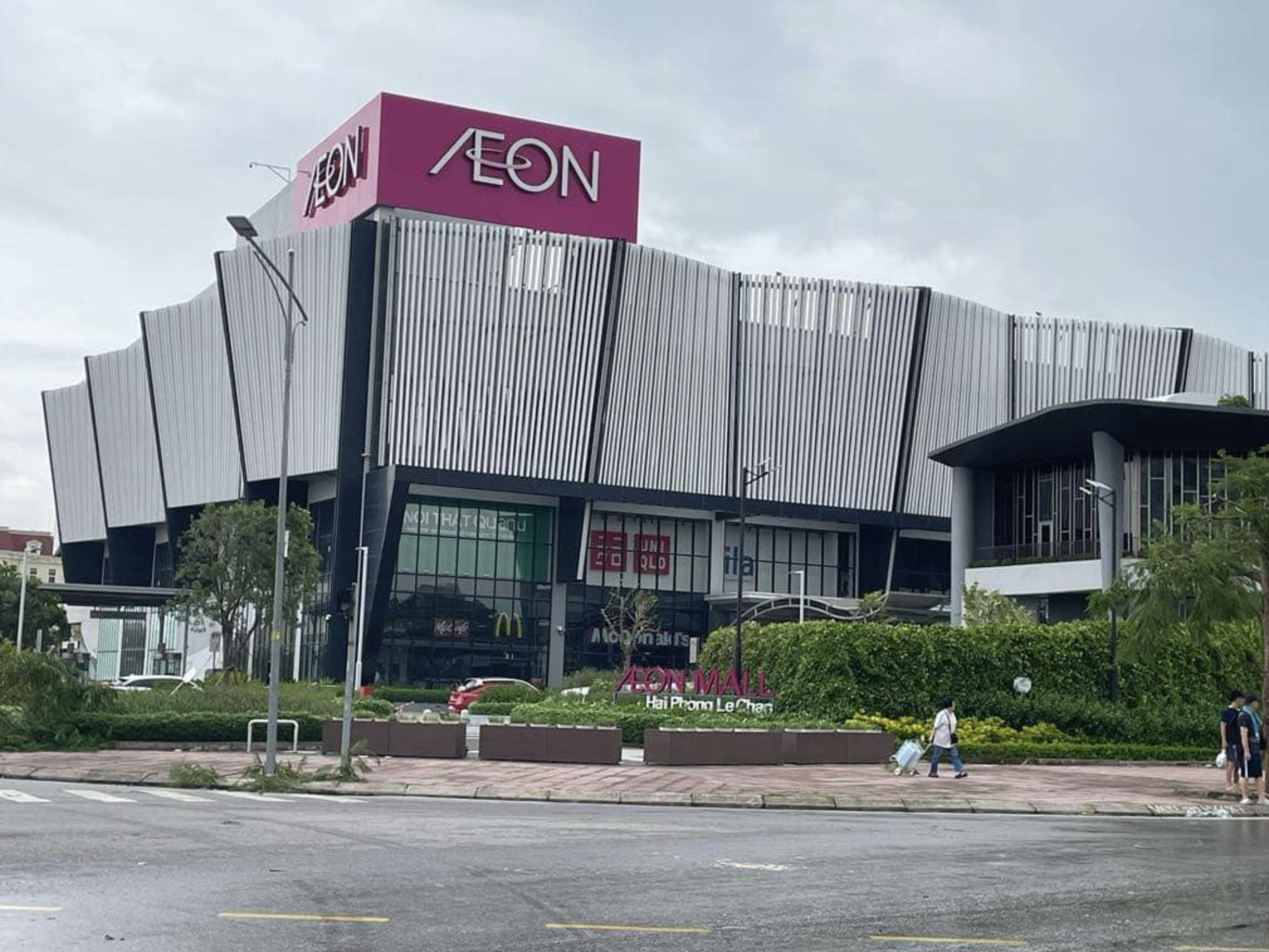 Aeon Mall in Hai Phong City remains shut on September 8, 2024. Photo: Dang Van Tuan / Tuoi Tre