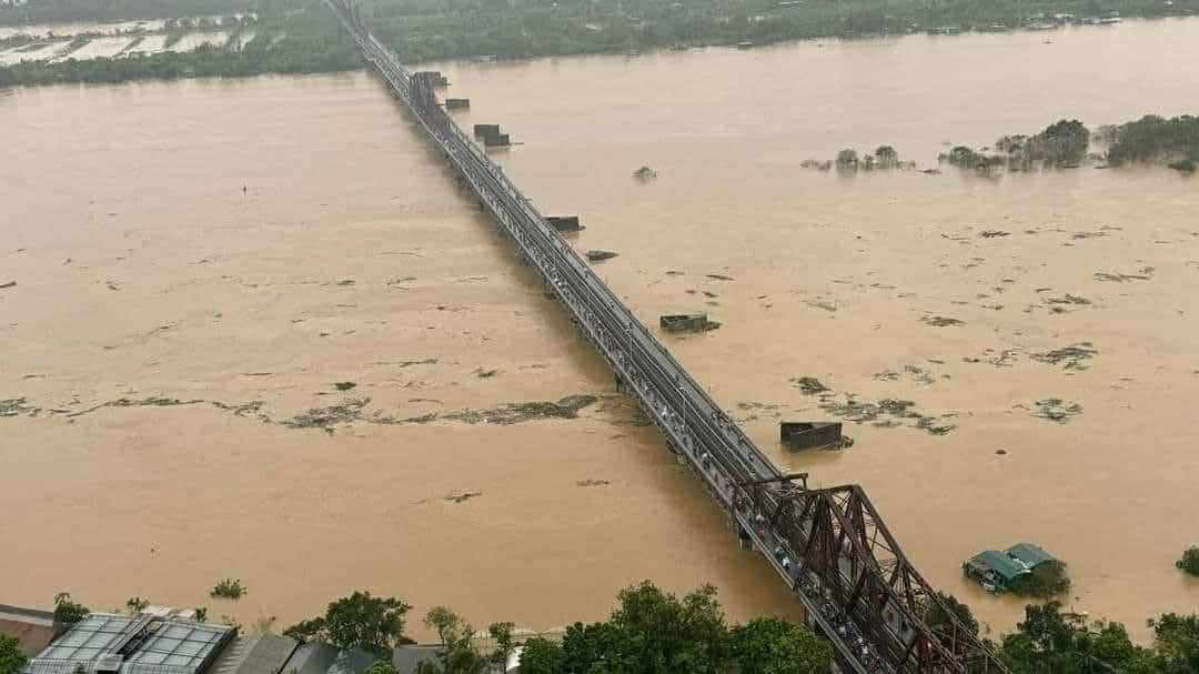 Vietnam urges China to halt Red River water release amid severe flooding